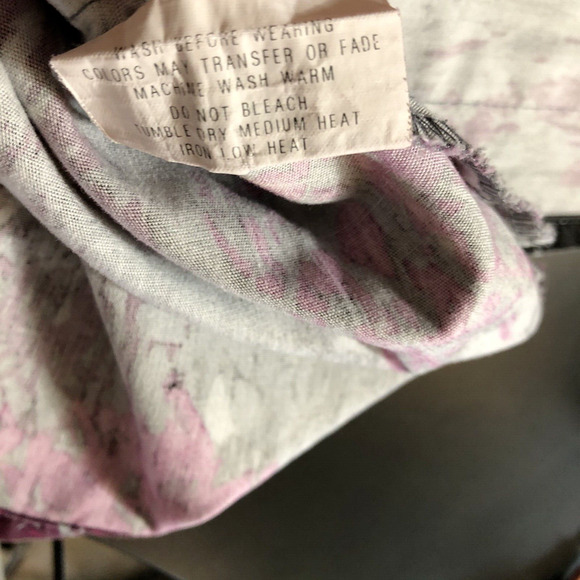 Landau Womens Scrub Top Size Small Pink Gray Black Floral Snap Pockets - Picture 8 of 10